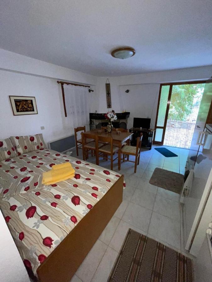 The Square Apartment Maries  Luaran gambar